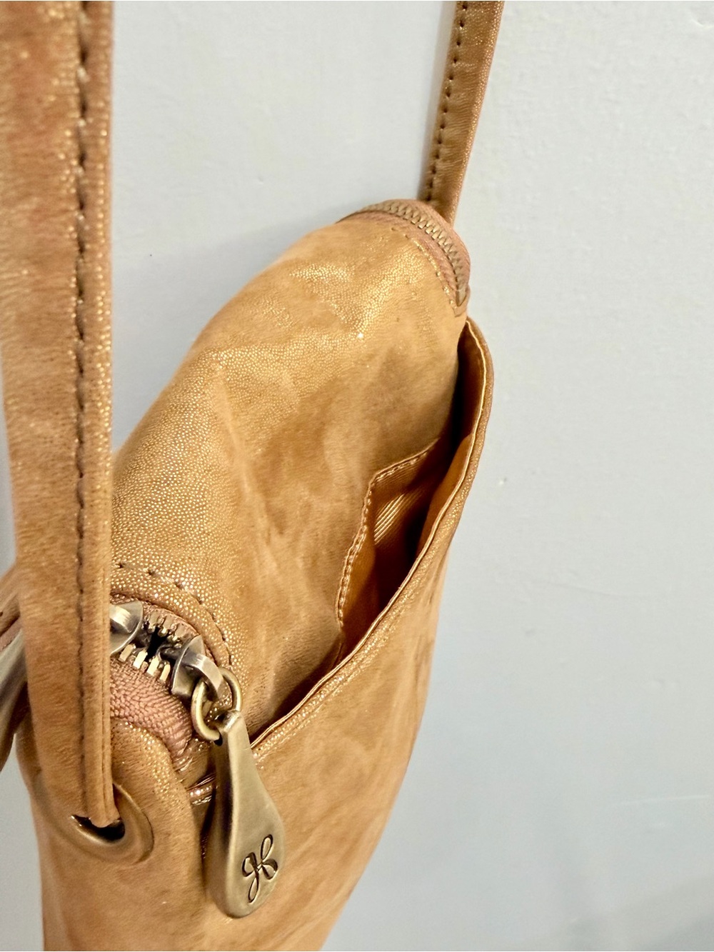 Hobo Fern Metallic Bronze Gold Leather Crossbody Bag Mini Phone Purse NWOT - Picture 10 of 14